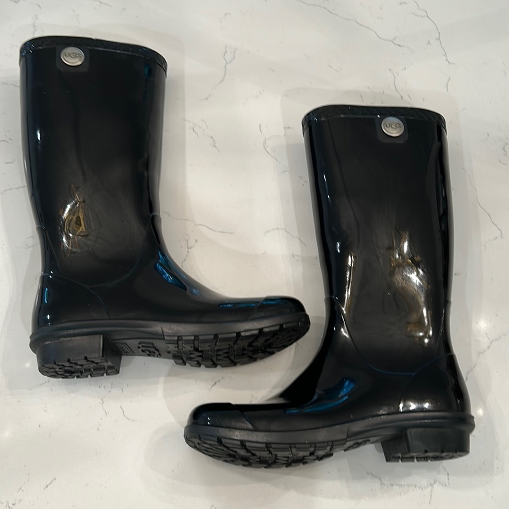 Black Ugg rain boots